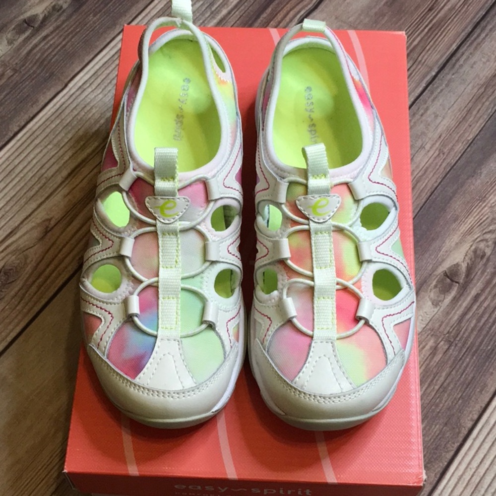 NIB Easy Spirit SE Earthen 10 White Tie Dye Sneaker / Walking Shoe